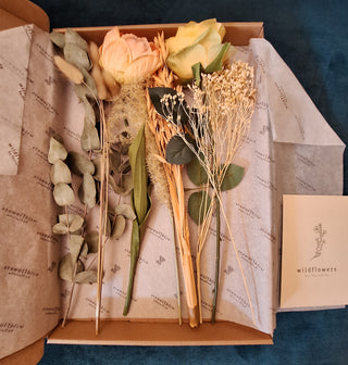 Dried & Silk Flower Gift Box (Pastel)