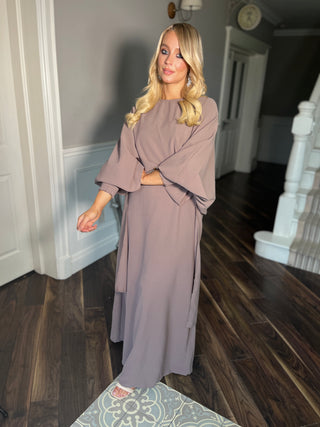 Griechisches Taupe-Kleid