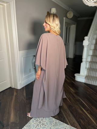 Griechisches Taupe-Kleid